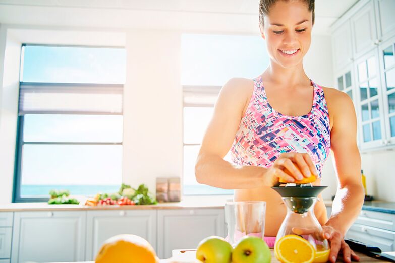 Les jus fraîchement pressés peuvent être consommés avec une bonne nutrition pour perdre du poids