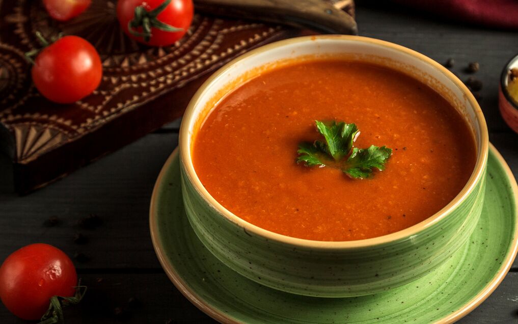 soupe de légumes en purée pour bien perdre du poids